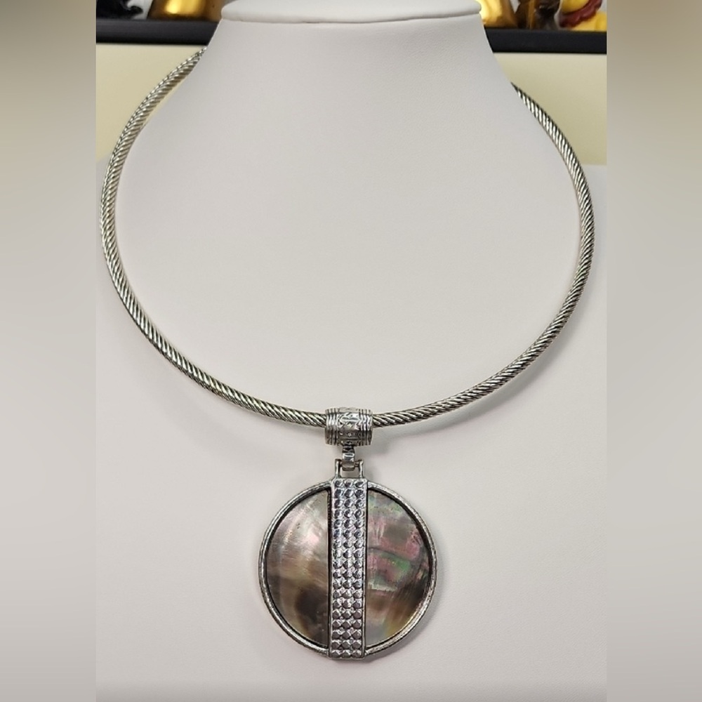 Sassy Abalone Shell Silver Tone Pendant Circle  Necklace